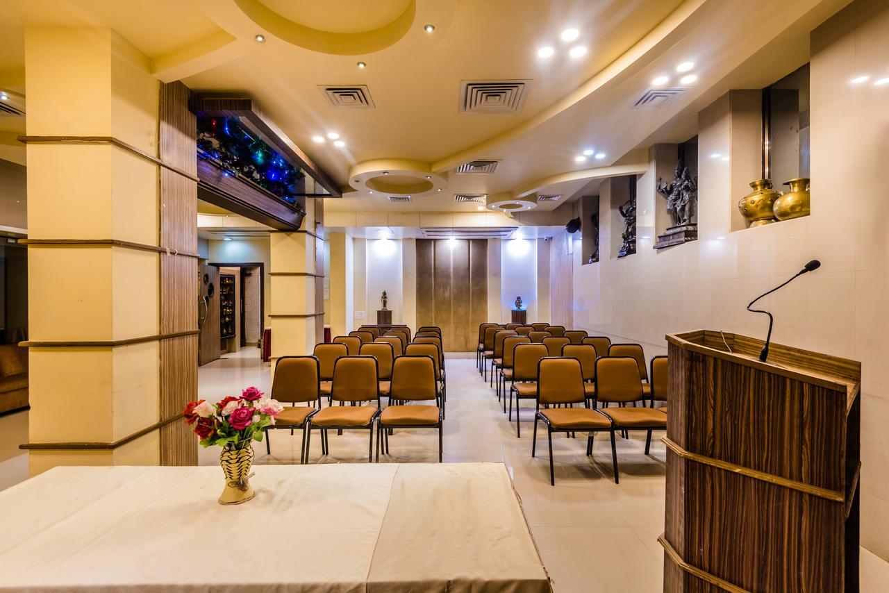 Hotel Panchratna Панвел Экстерьер фото