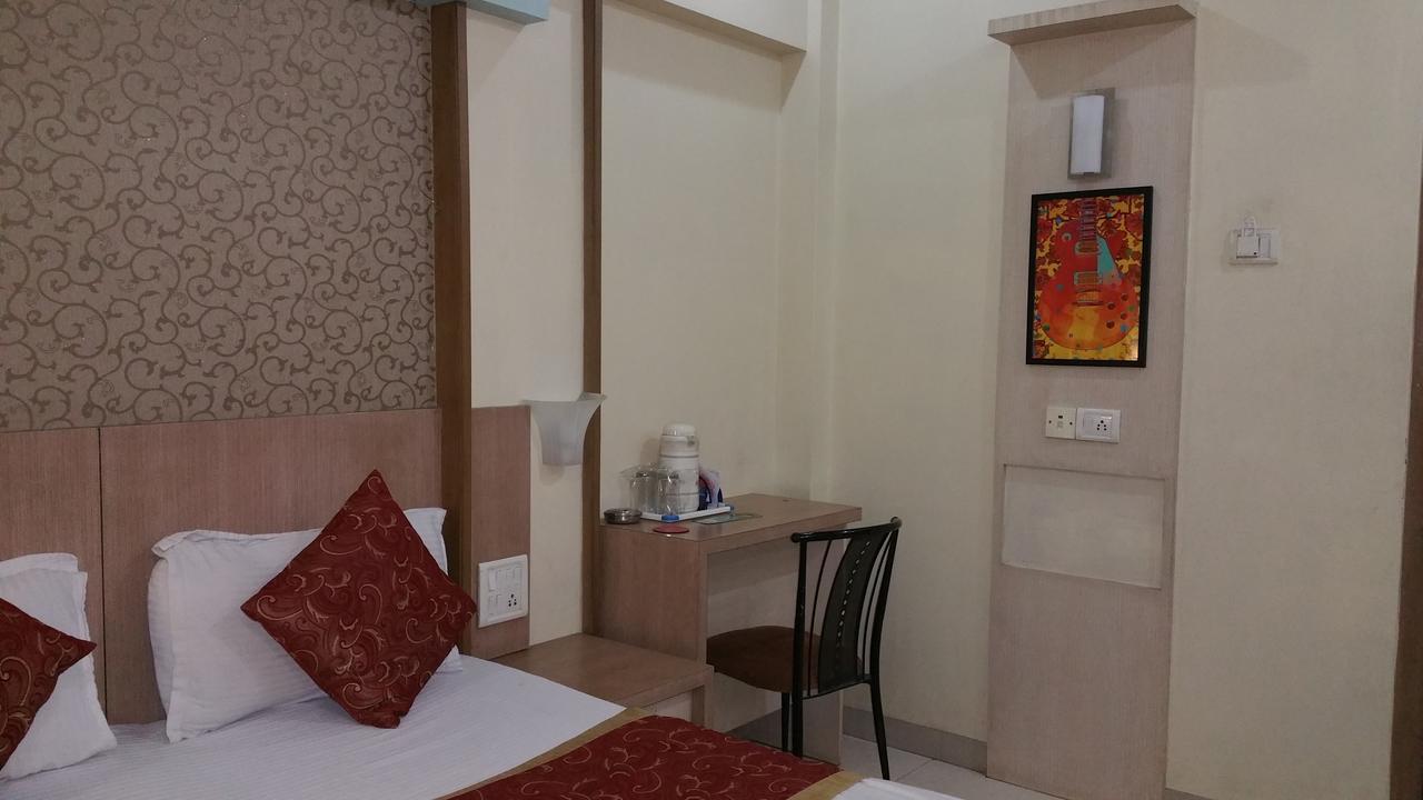 Hotel Panchratna Панвел Экстерьер фото
