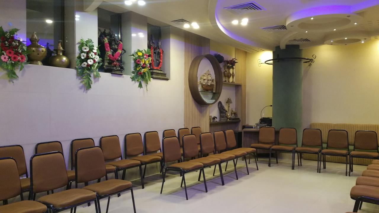 Hotel Panchratna Панвел Экстерьер фото