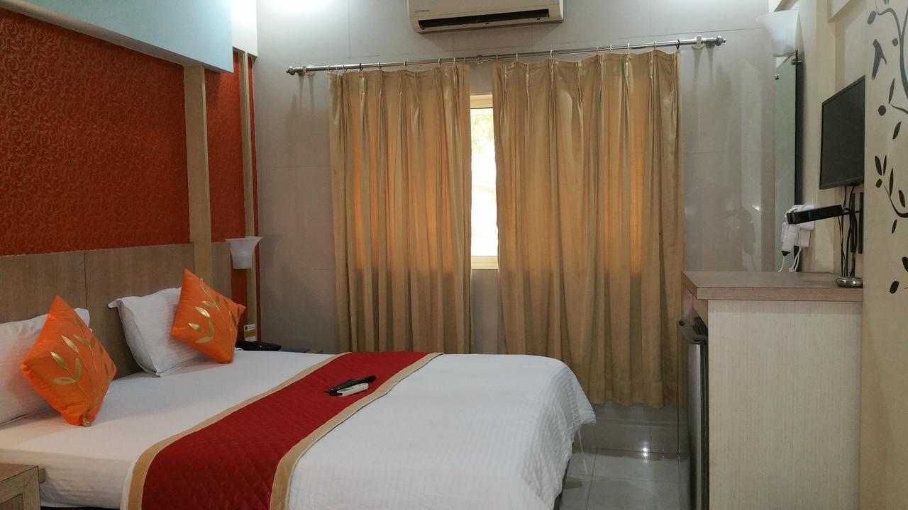Hotel Panchratna Панвел Экстерьер фото