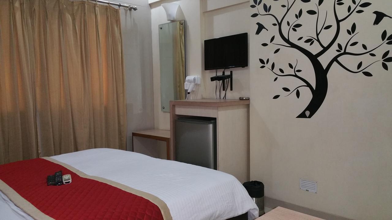 Hotel Panchratna Панвел Экстерьер фото